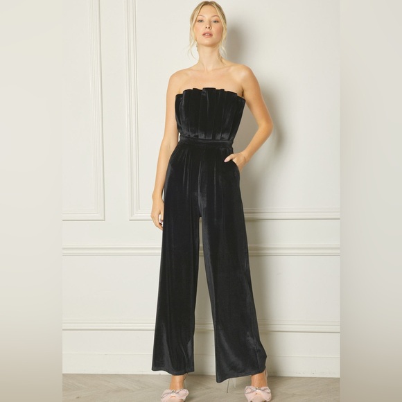 entro Pants - Elegant Black Velvet Strapless Jumpsuit